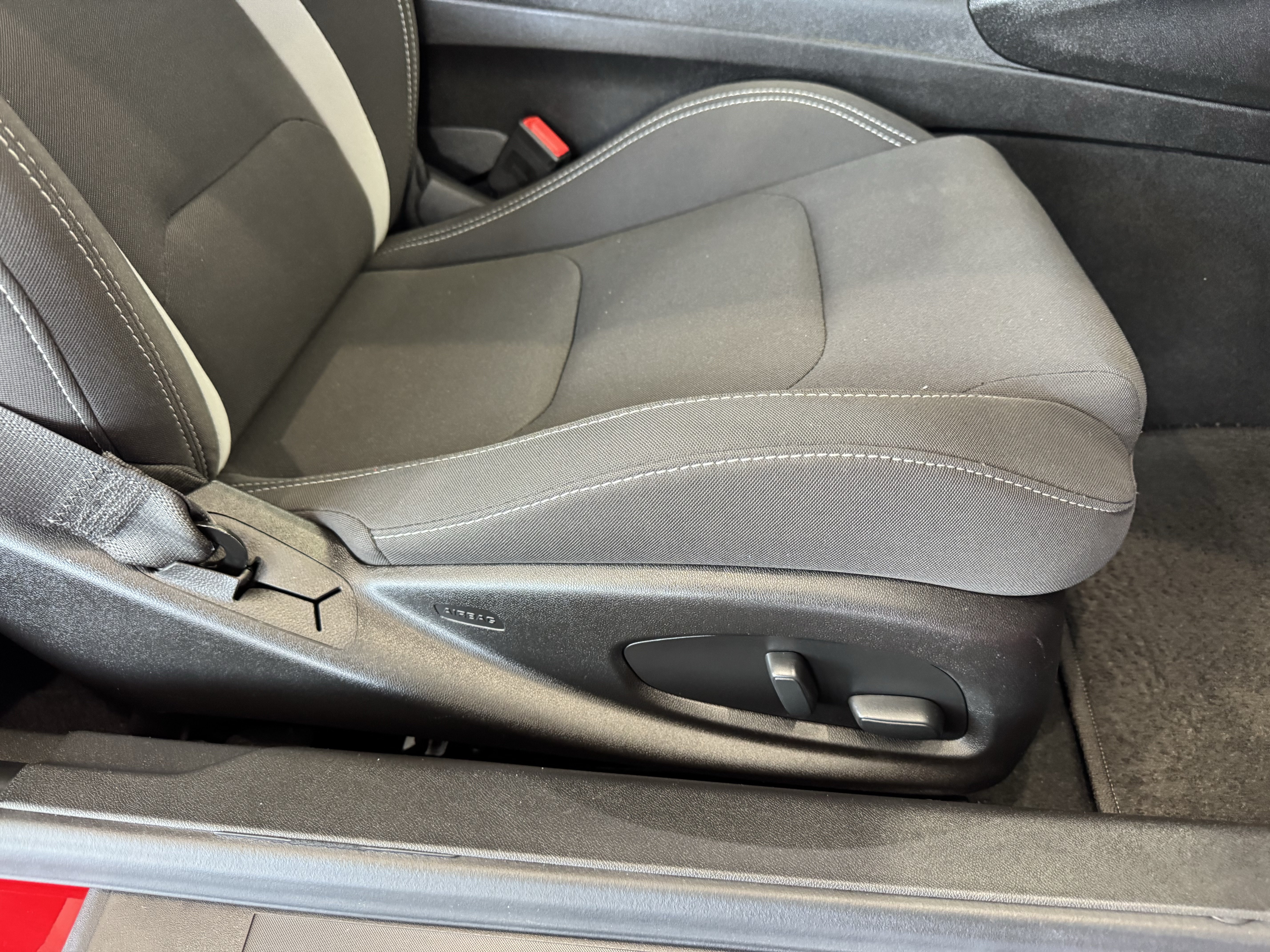 Used 2018 Chevrolet Camaro SS RWD image 19