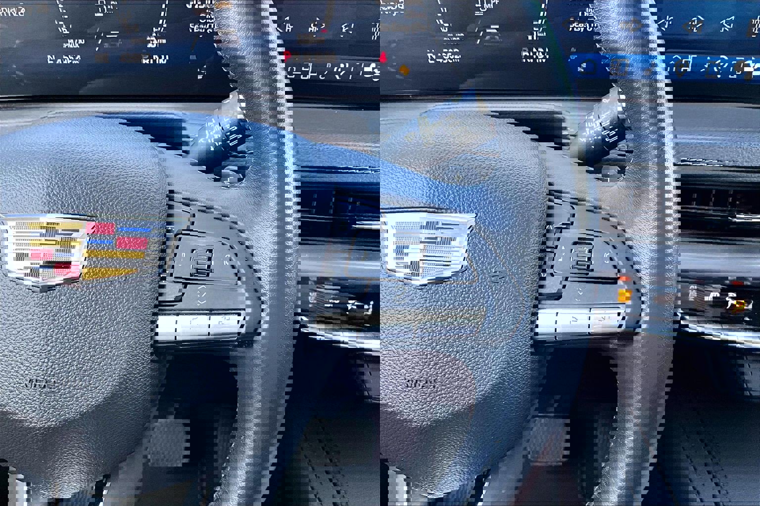 Used 2024 Cadillac XT4 Premium Luxury image 12