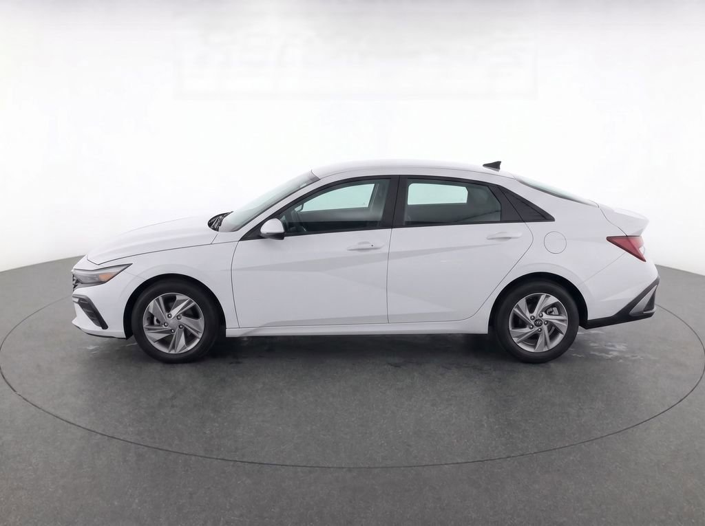 Certified 2025 Hyundai Elantra Hybrid FWD image 6