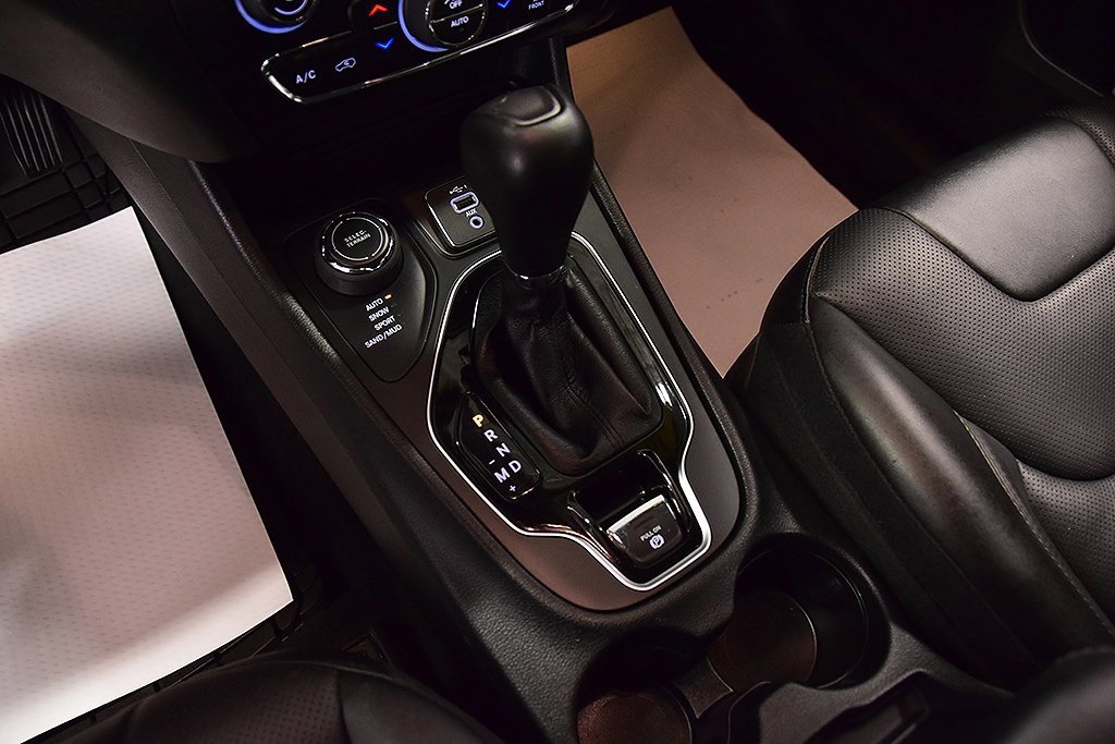 Used 2022 Jeep Cherokee Limited w/ Elite Package image 22