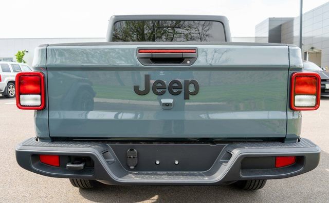New 2026 Jeep Gladiator Sport AWD/4WD image 6