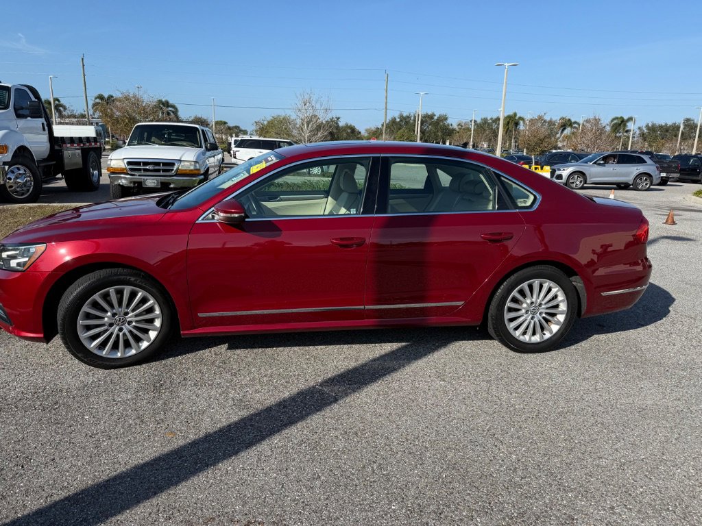 Used 2016 Volkswagen Passat 1.8T SE FWD image 1