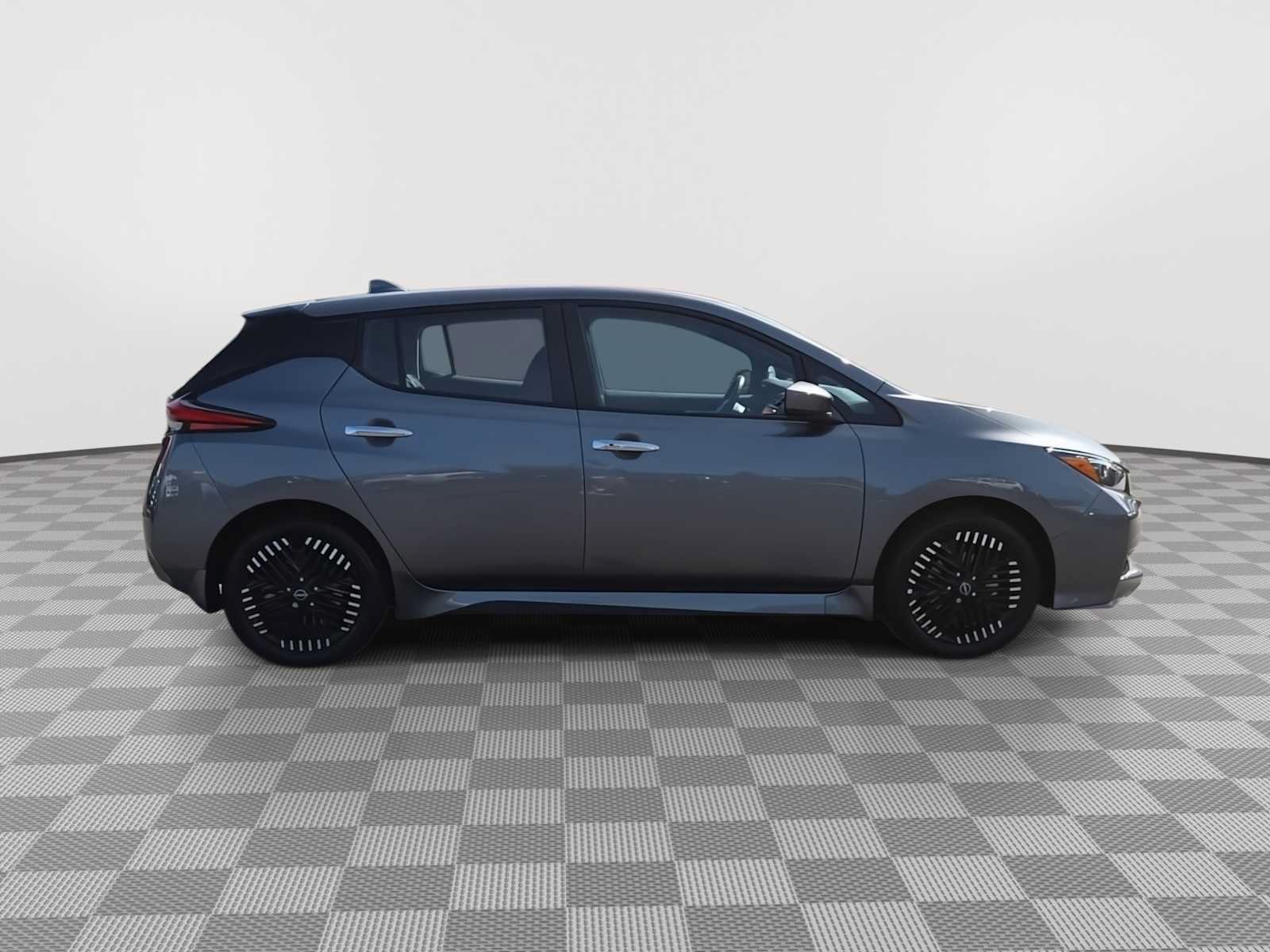 Used 2024 Nissan Leaf SV Plus FWD image 9