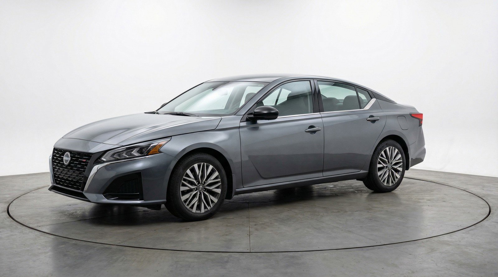 Used 2025 Nissan Altima 2.5 SV image 3