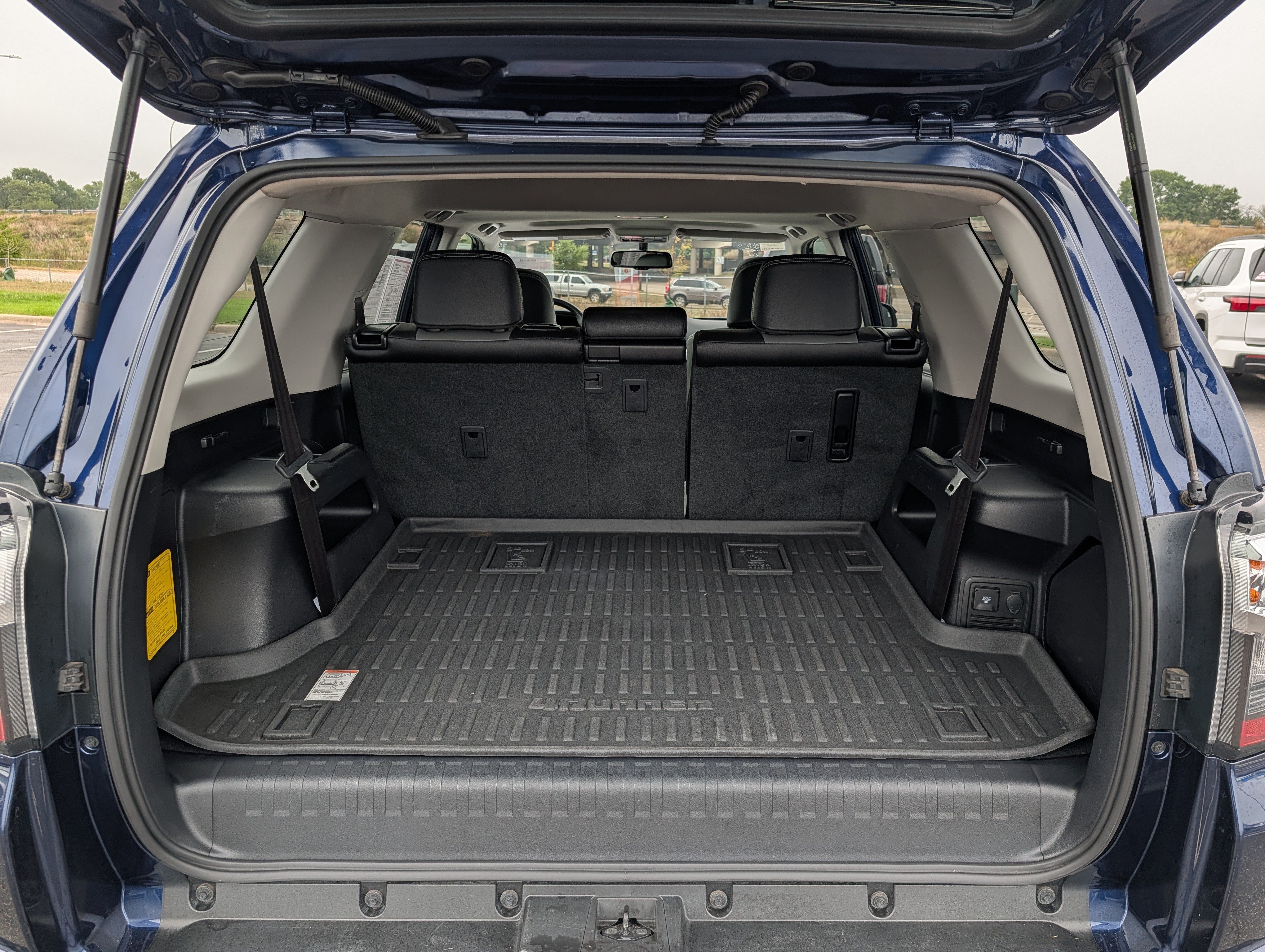 Certified 2019 Toyota 4Runner SR5 Premium AWD/4WD image 17