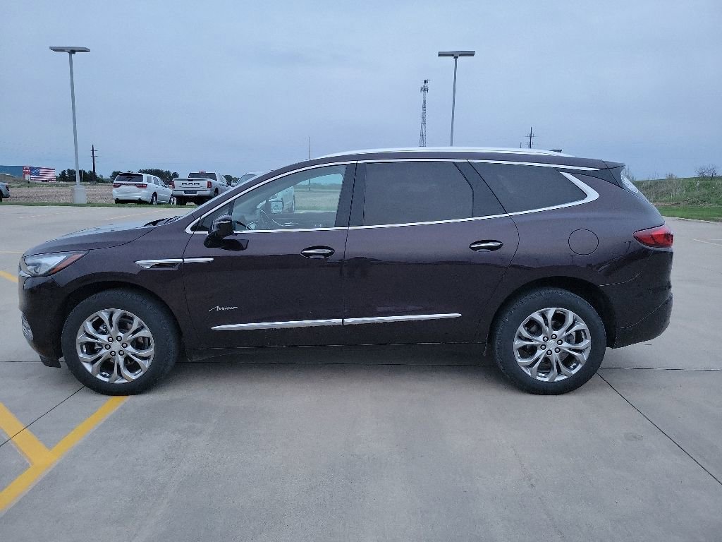 Used 2021 Buick Enclave Avenir AWD/4WD image 6