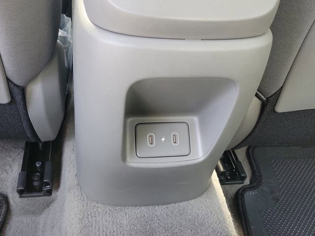 Certified 2025 Hyundai Elantra SEL image 17