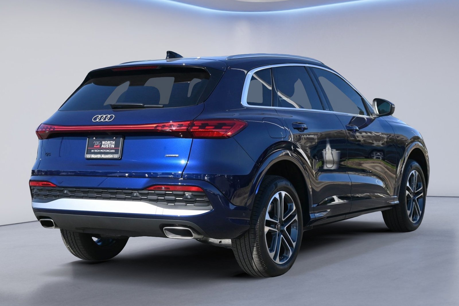 Certified 2025 Audi Q5 Premium w/ Convenience Package image 2