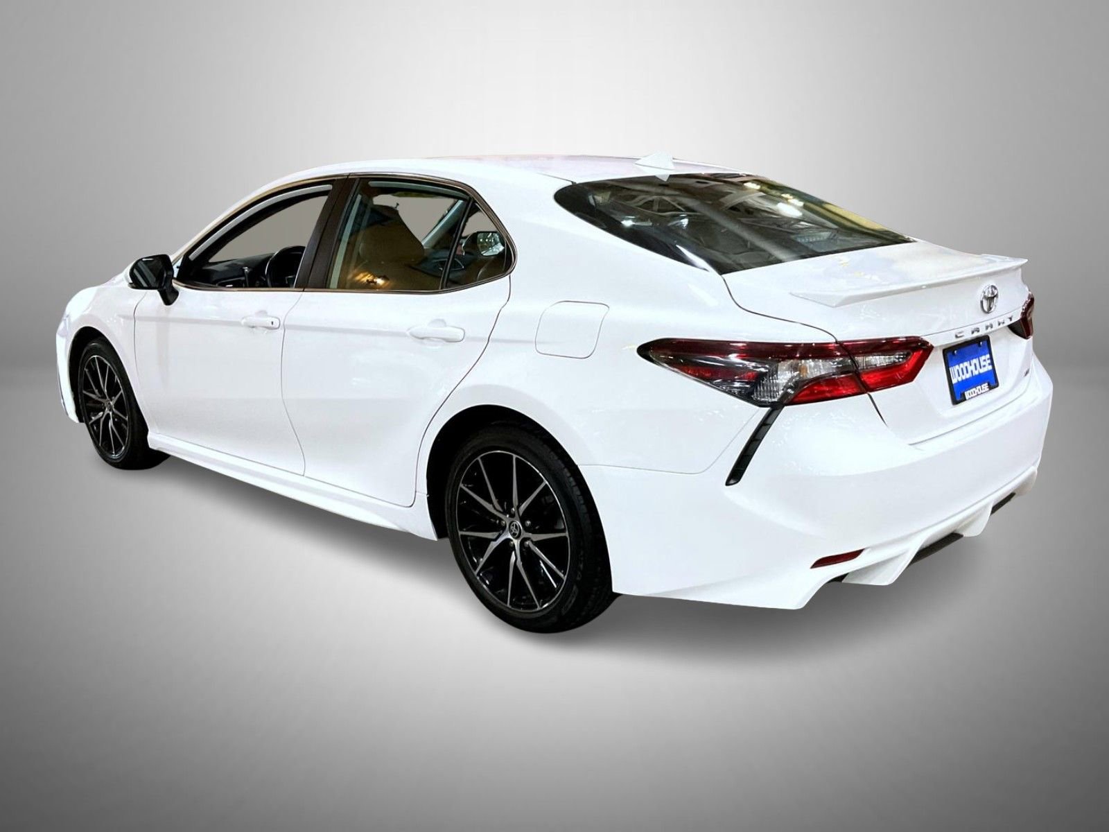 Used 2024 Toyota Camry SE image 7