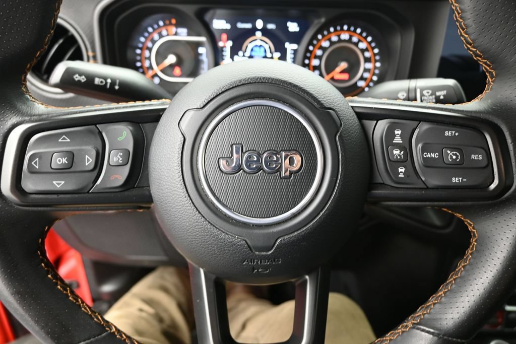 Used 2024 Jeep Gladiator Mojave AWD/4WD image 16