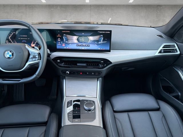 Used 2025 BMW 330i Sedan image 3