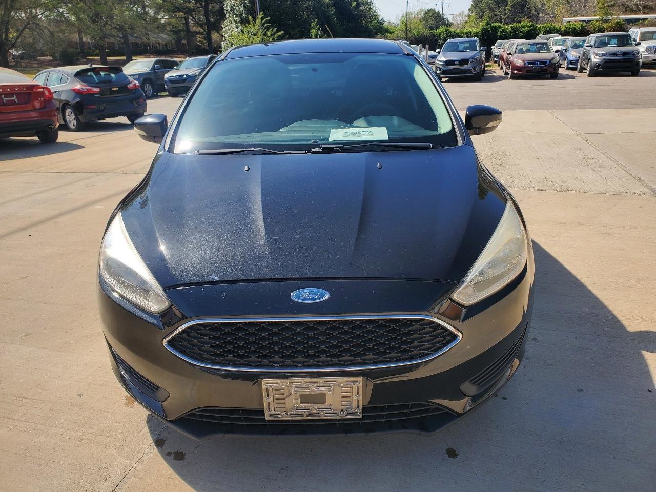 Used 2015 Ford Focus SE image 2