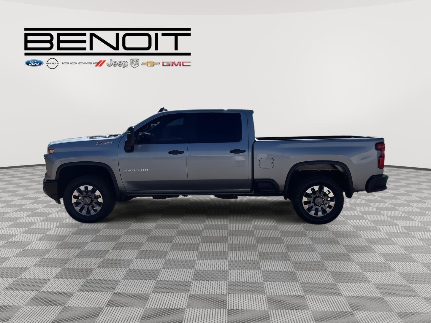 Used 2025 Chevrolet Silverado 2500 Custom w/ Custom Value Package image 8