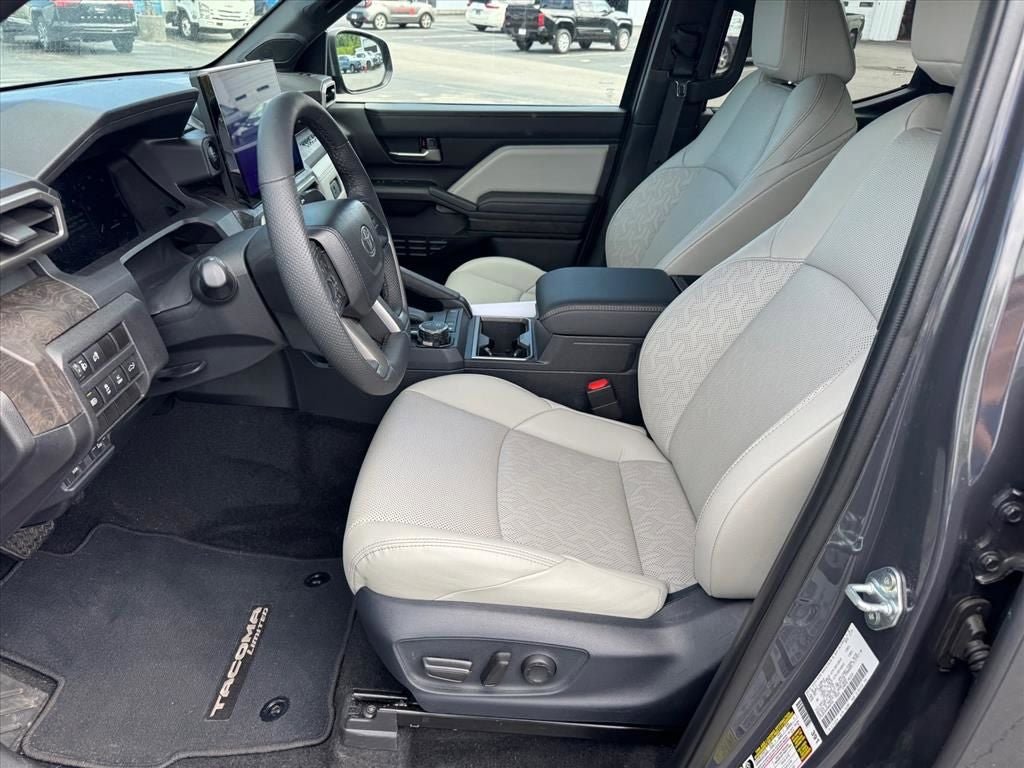 Used 2024 Toyota Tacoma Limited w/ Limited Package (LT) AWD/4WD image 12