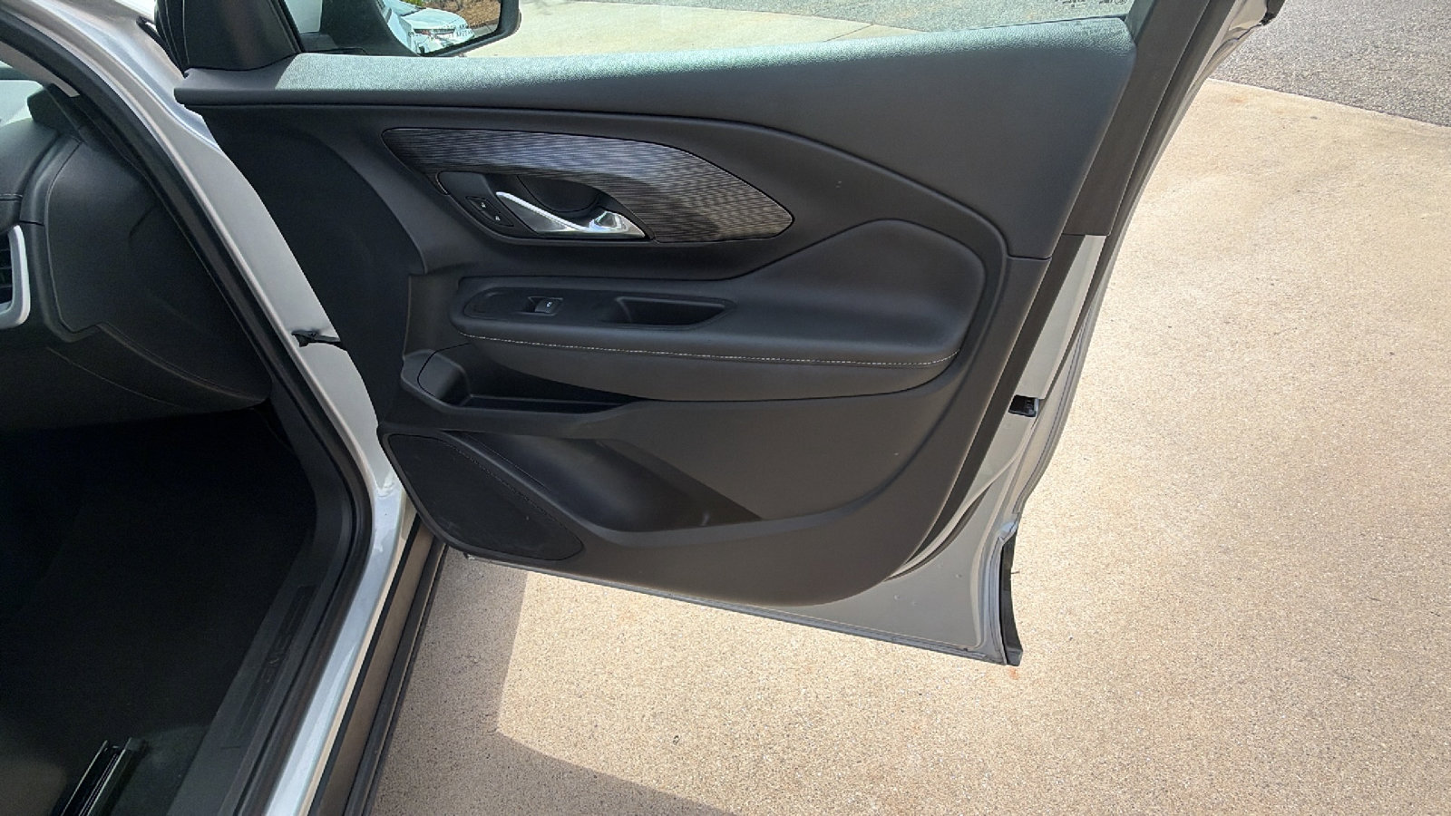 Used 2022 GMC Terrain SLE FWD image 18