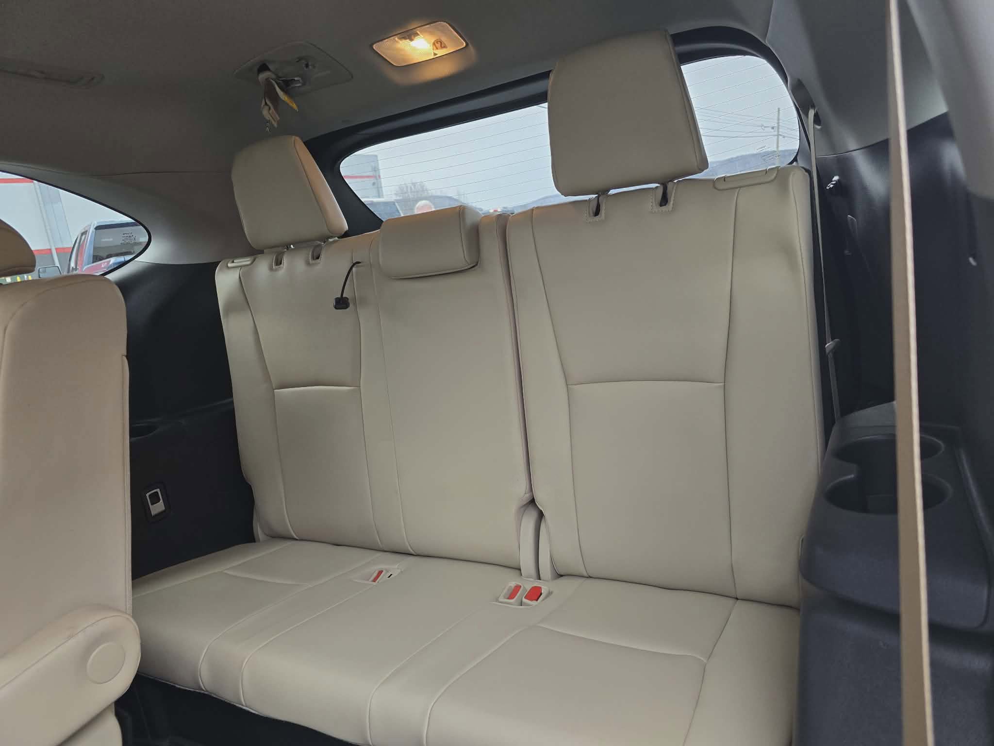 Used 2021 Toyota Highlander XLE image 14