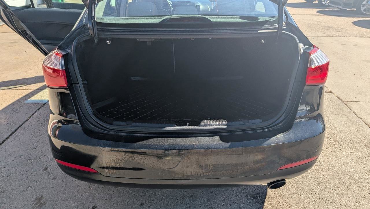 Used 2015 Kia Forte EX w/ UVO Package W/17" Alloys image 12