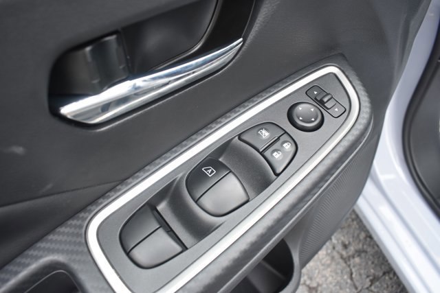 New 2025 Nissan Versa SR w/ Trunk Package image 13