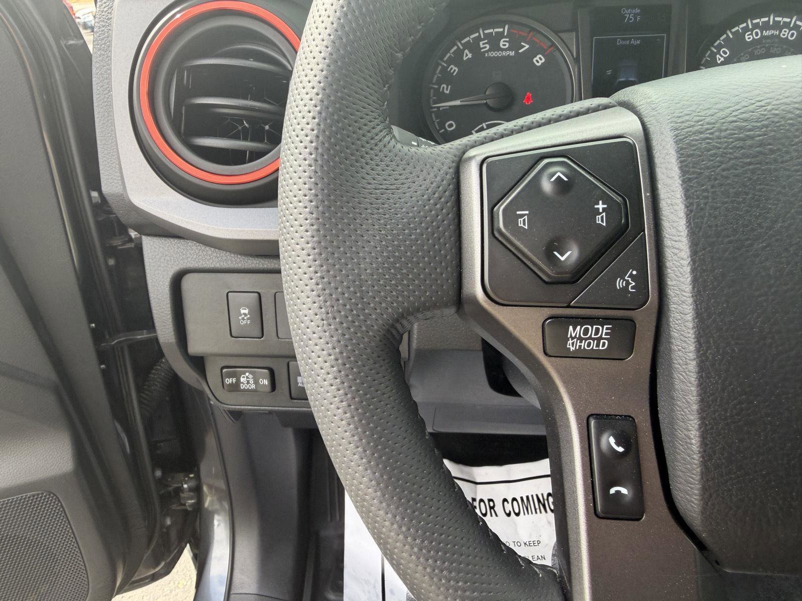 Used 2023 Toyota Tacoma TRD Sport w/ Technology Package image 18