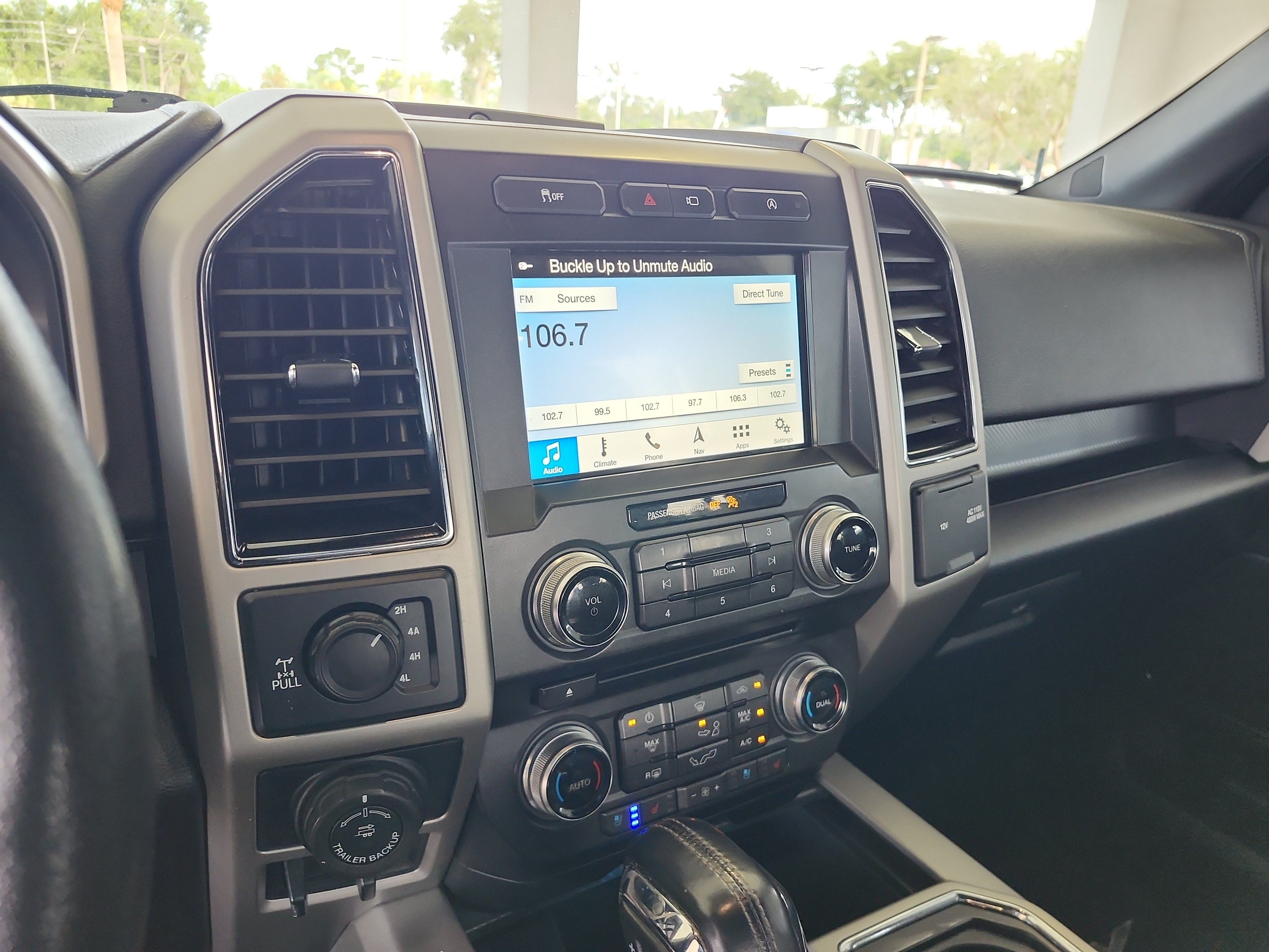 Used 2018 Ford F150 Lariat w/ Equipment Group 502A Luxury AWD/4WD image 13