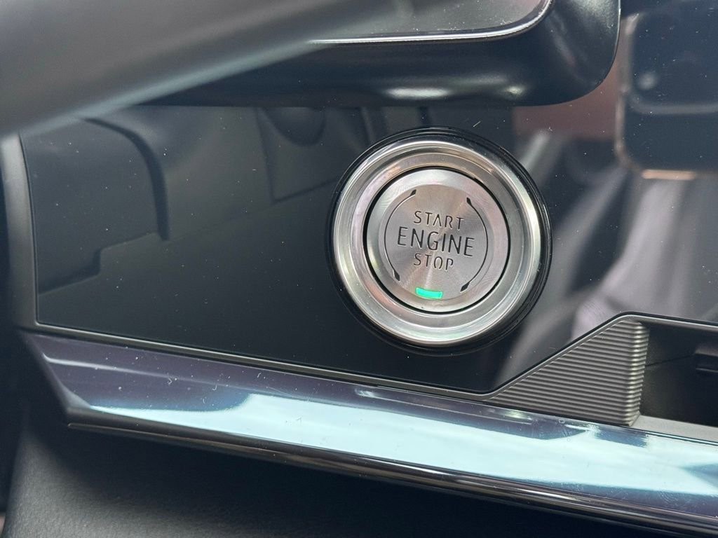 Used 2024 Chevrolet Corvette Stingray Preferred Cpe w/ Stealth Interior Trim Package image 15