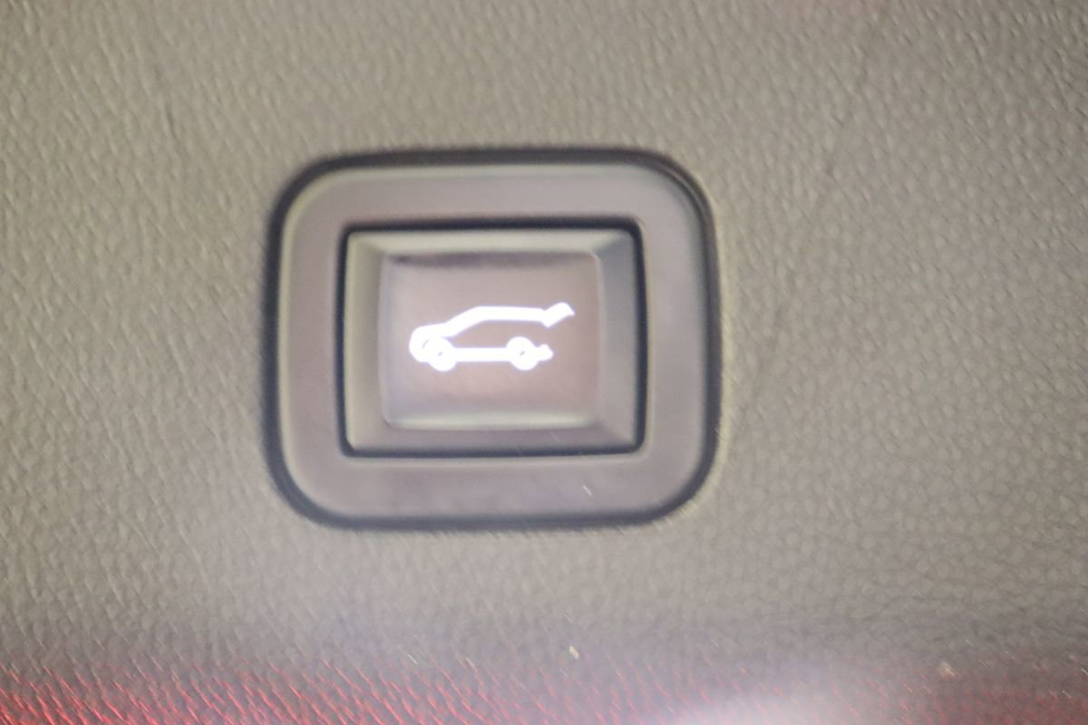 Used 2022 Cadillac Escalade Sport Platinum w/ LPO, ONYX Package image 68