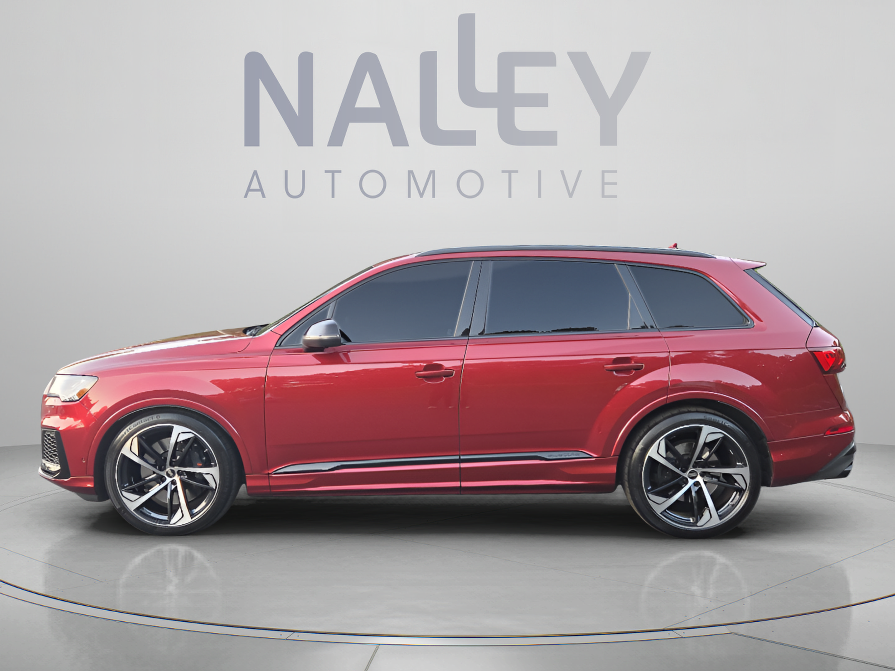 Used 2024 Audi SQ7 Premium Plus AWD/4WD image 2
