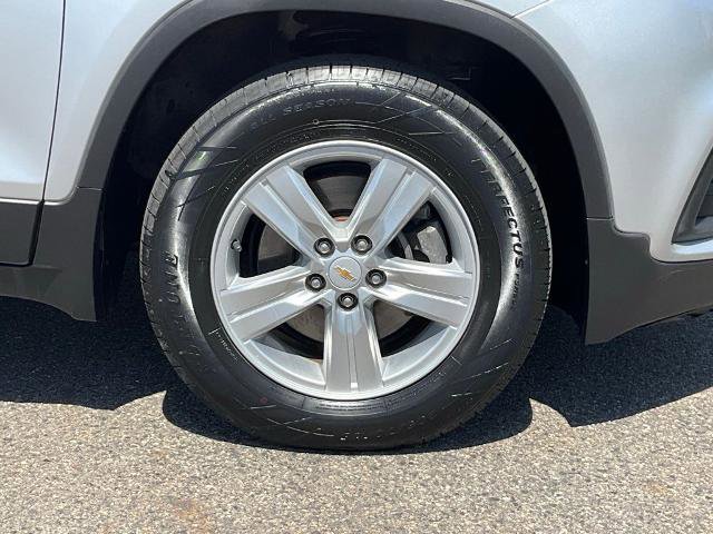 Used 2018 Chevrolet Trax LT w/ LT Convenience Package FWD image 24