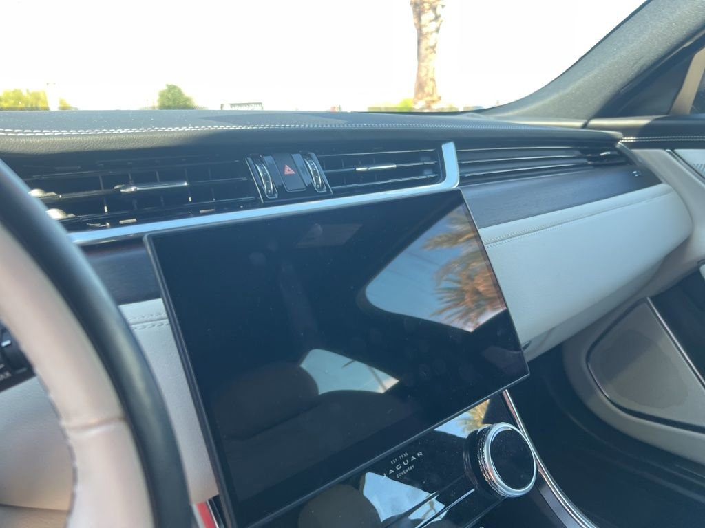 Used 2024 Jaguar XF R-Dynamic SE image 10