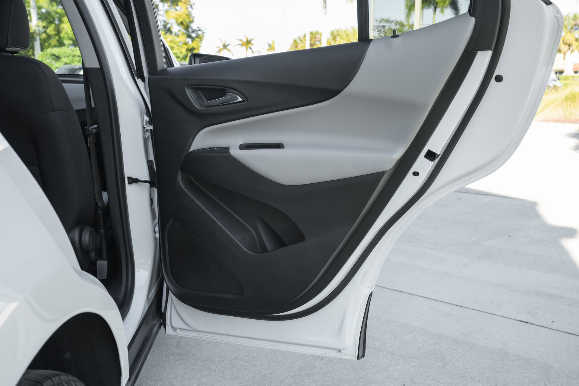 Used 2023 Chevrolet Equinox LS w/ LS Convenience Package image 34