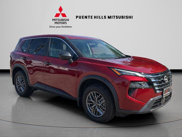 Used 2025 Nissan Rogue S image 3