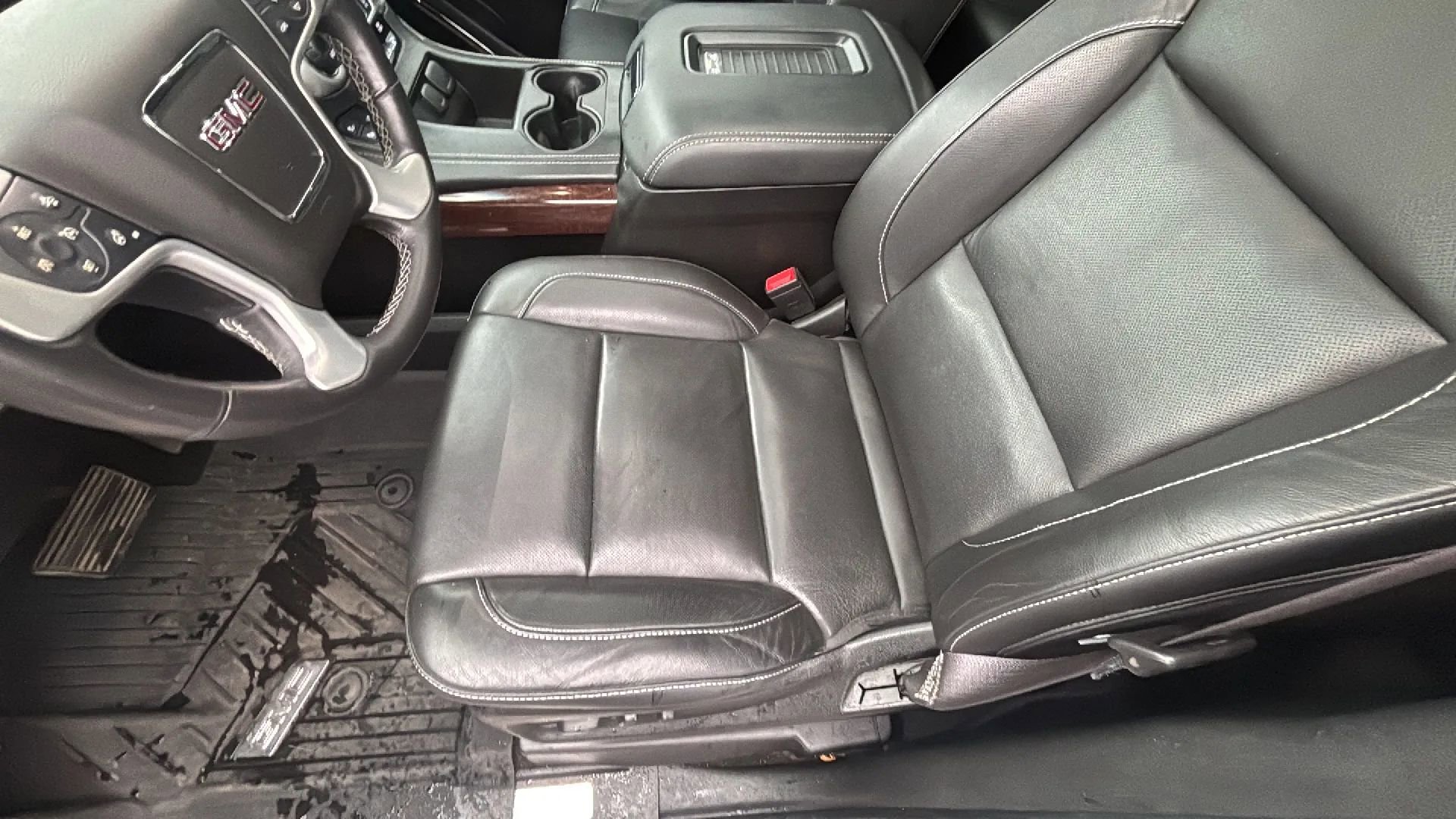 Used 2017 GMC Yukon SLT w/ Open Road Package image 28