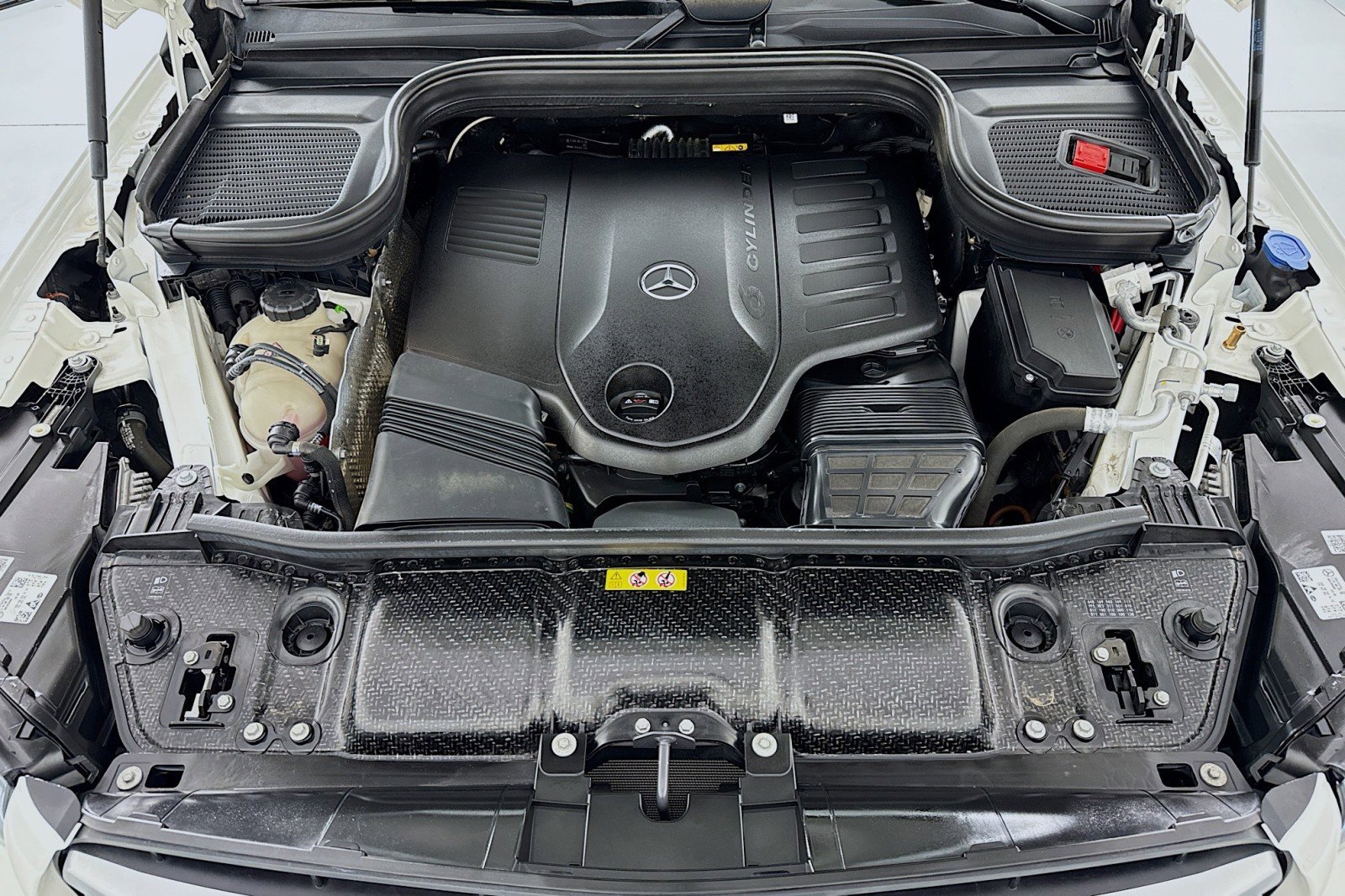 Used 2024 Mercedes-Benz GLS 450 4MATIC image 12