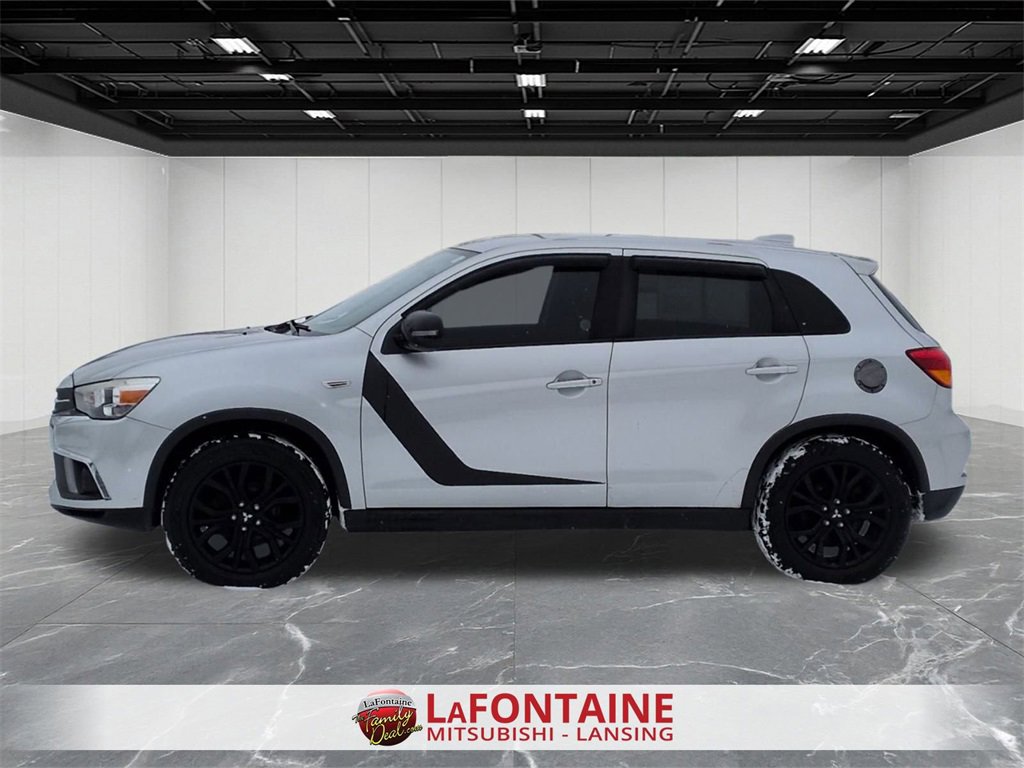 Used 2018 Mitsubishi Outlander Sport LE image 2