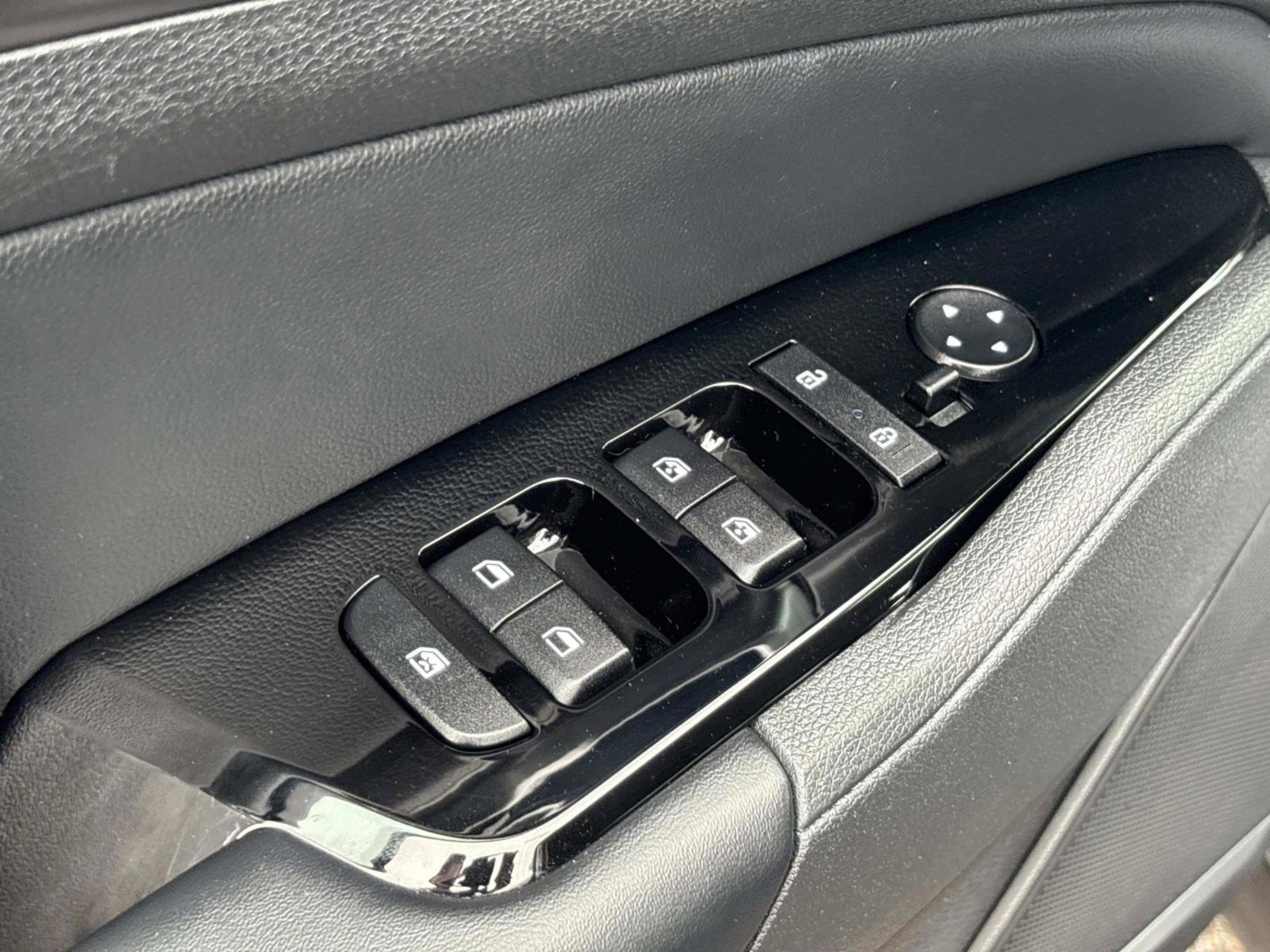 Used 2023 Kia Sportage EX image 24