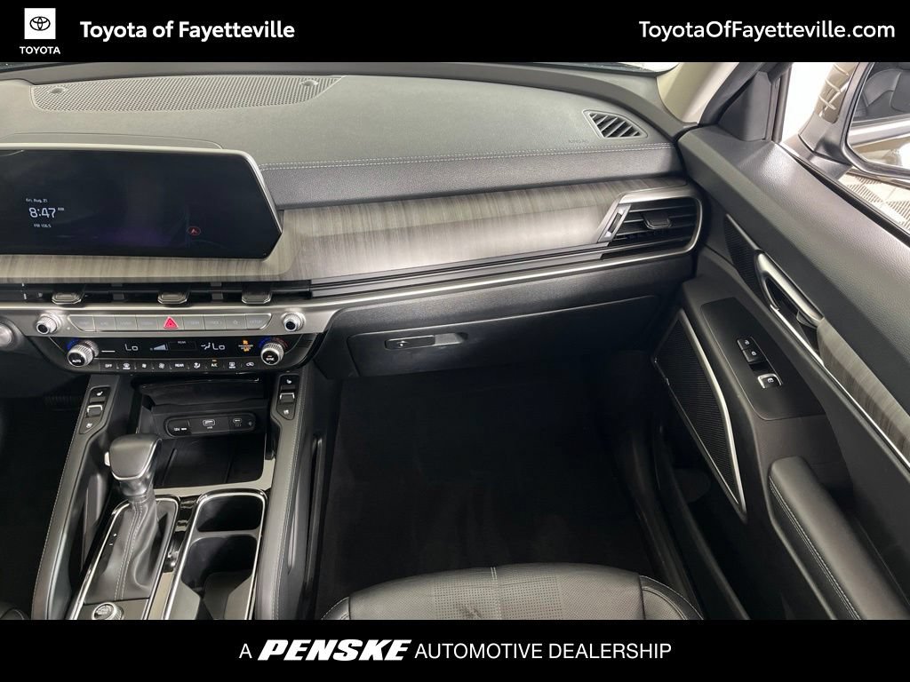 Used 2023 Kia Telluride EX w/ EX Captain's Chair Package FWD image 17