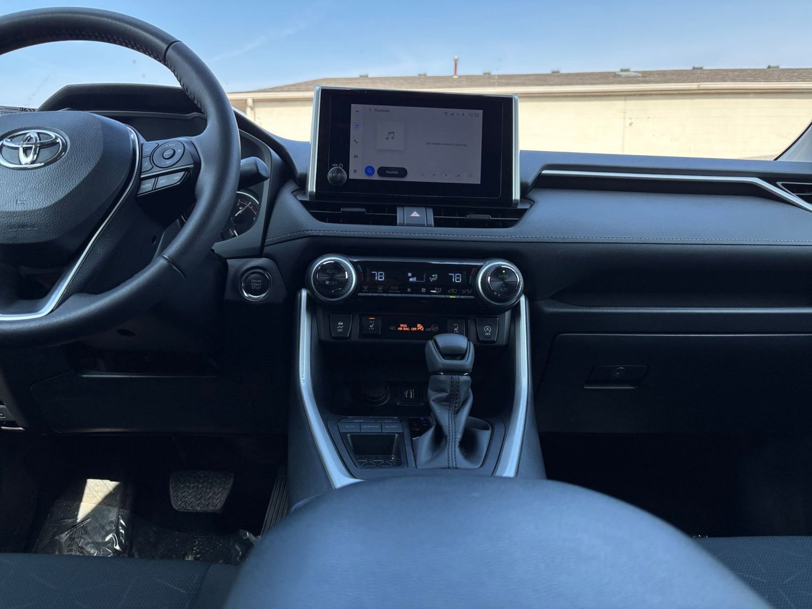 Used 2025 Toyota RAV4 XLE w/ Weather Package image 17