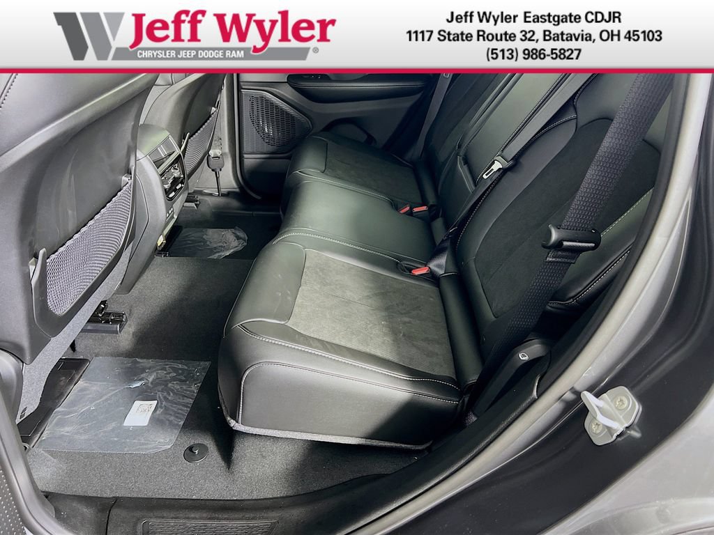 New 2026 Jeep Grand Cherokee Altitude AWD/4WD image 5