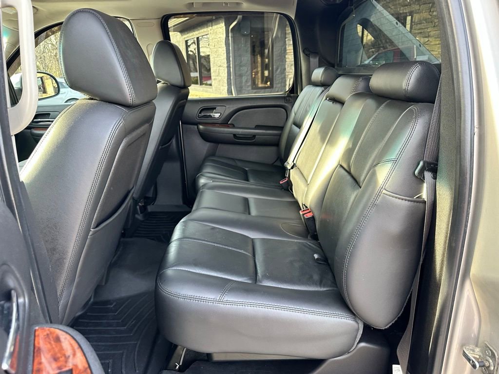 Used 2008 Chevrolet Avalanche LTZ w/ LTZ Preferred Equipment Group AWD/4WD image 34