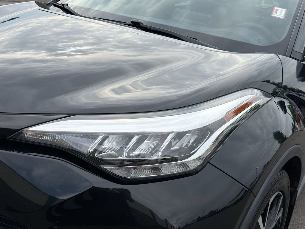 Used 2021 Toyota C-HR XLE FWD image 10