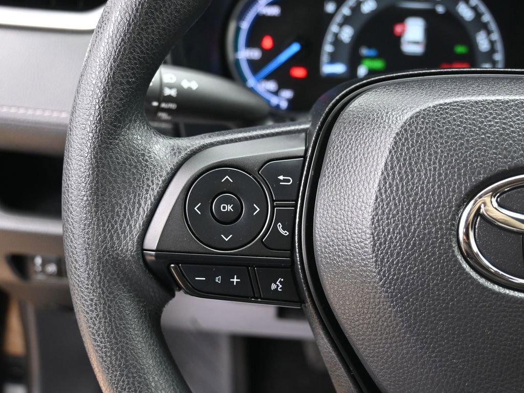 Used 2025 Toyota RAV4 XLE image 18