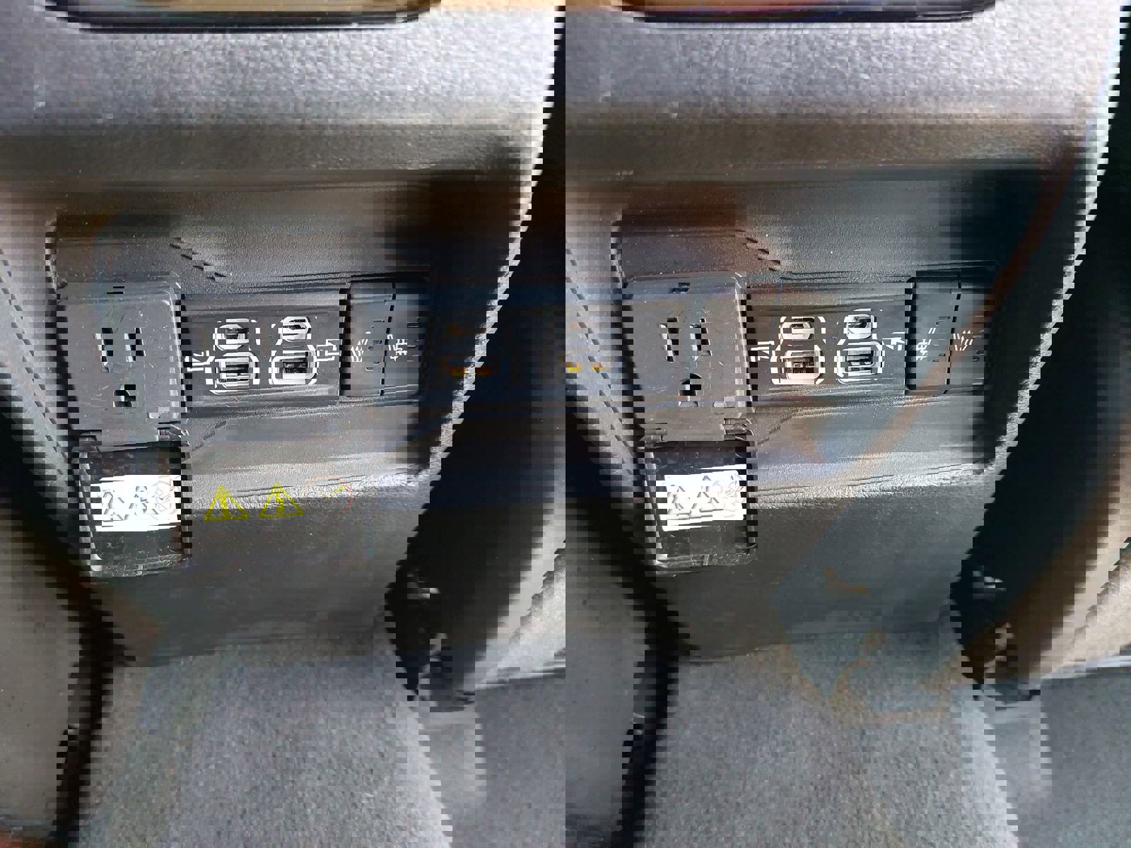 Used 2024 Jeep Grand Cherokee Limited image 13