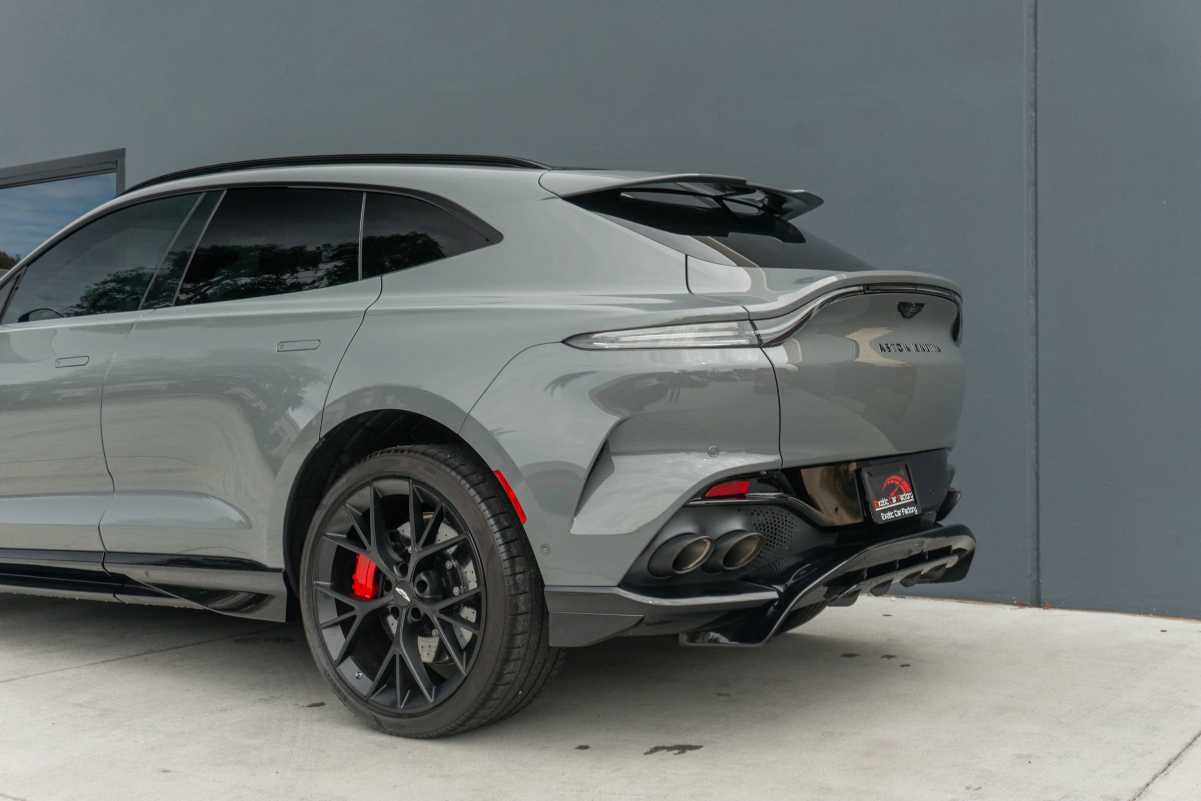 Used 2025 Aston Martin DBX 707 image 22
