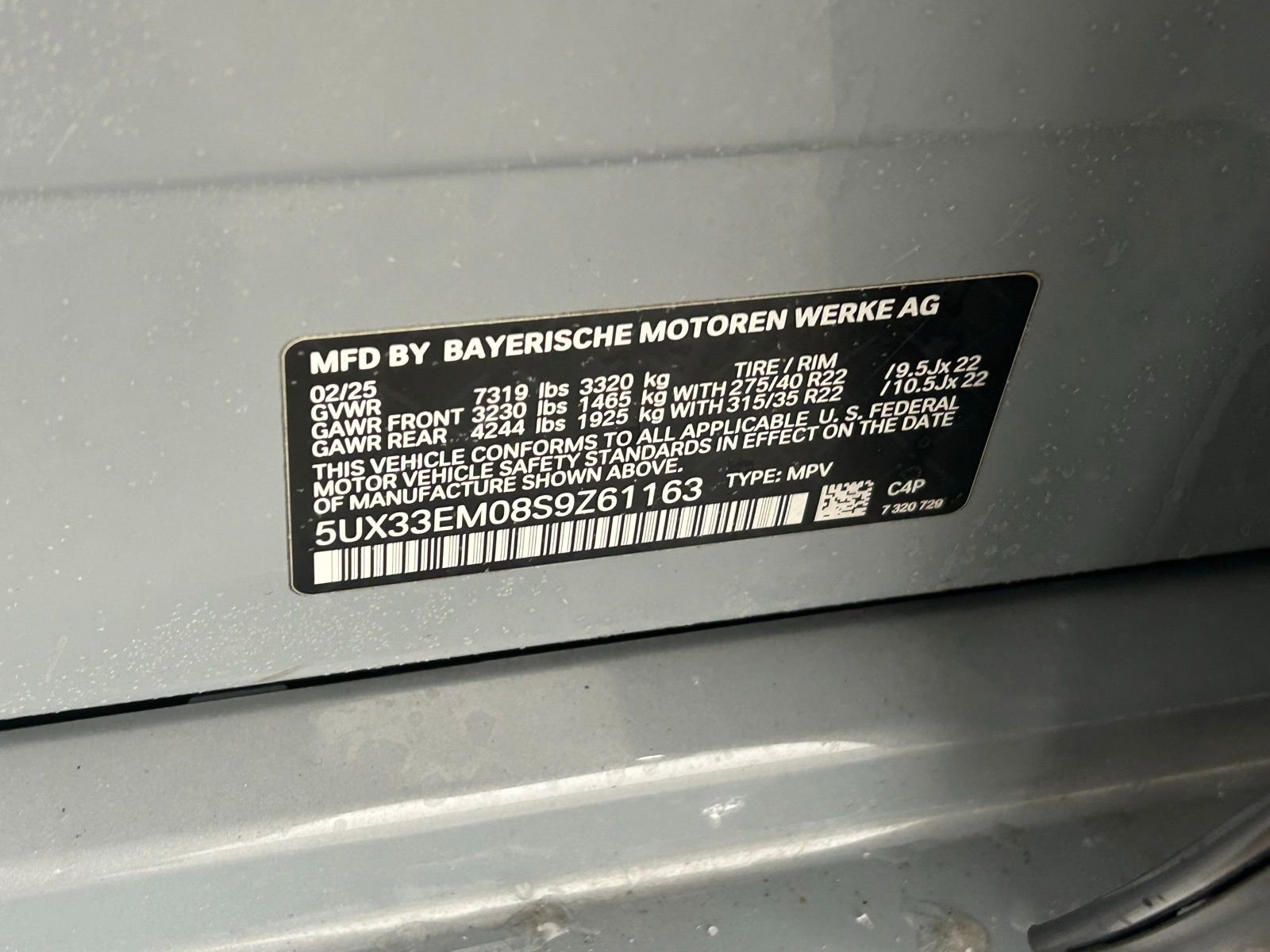 Used 2025 BMW X7 M60i w/ Executive Package image 32