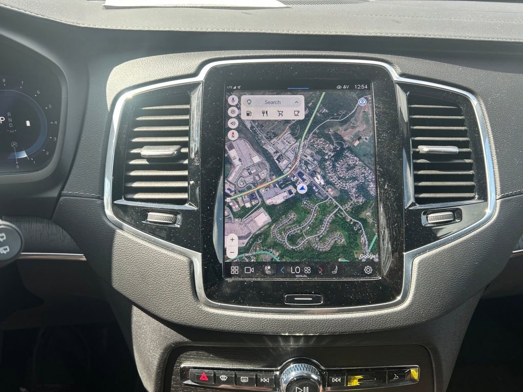 Used 2024 Volvo XC90 B6 Ultimate w/ Protection Package Premier image 15