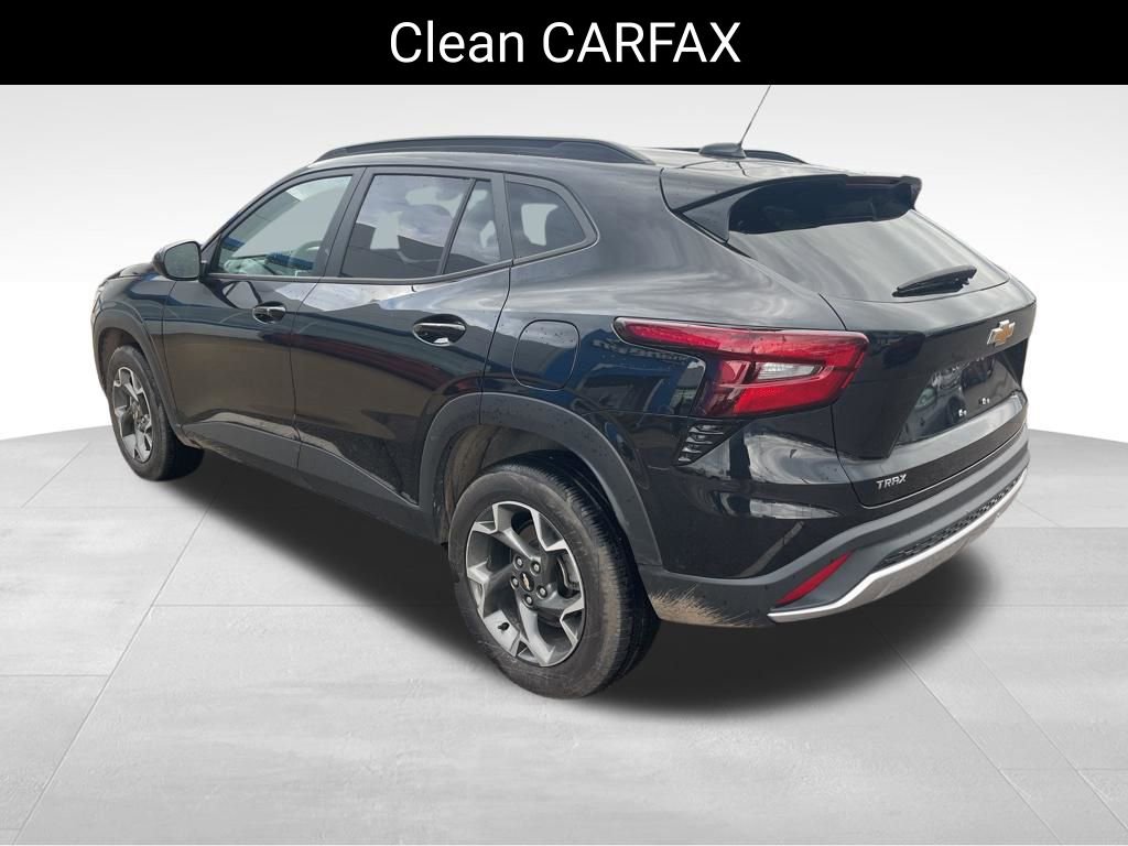 Certified 2024 Chevrolet Trax LT w/ LT Convenience Package FWD image 6