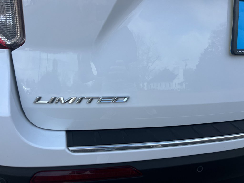 Used 2024 Ford Explorer Limited image 41