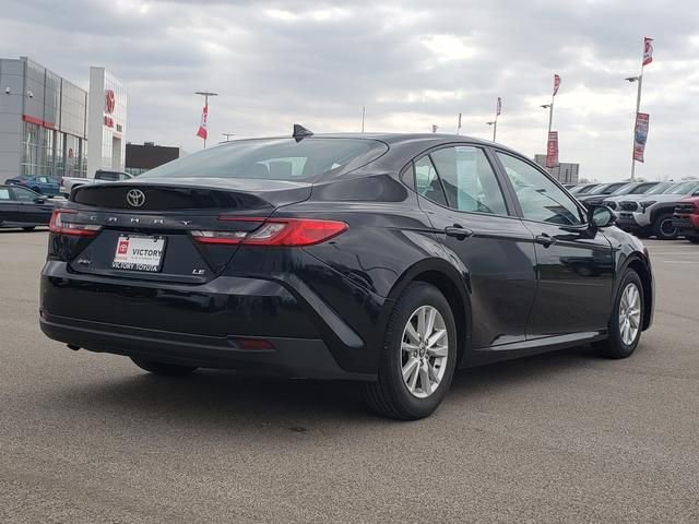 Used 2025 Toyota Camry LE FWD image 5