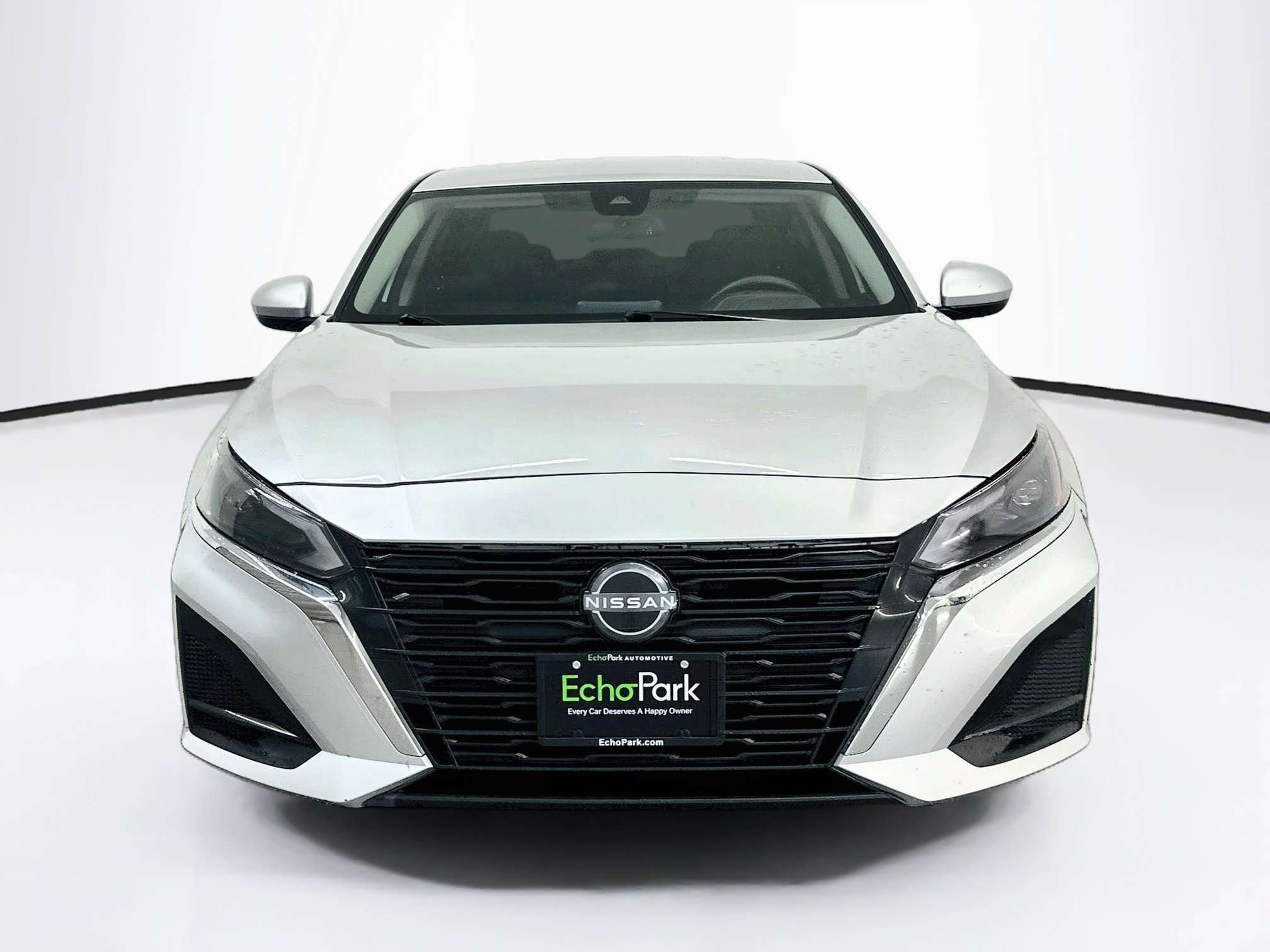 Used 2023 Nissan Altima 2.5 SV FWD image 2