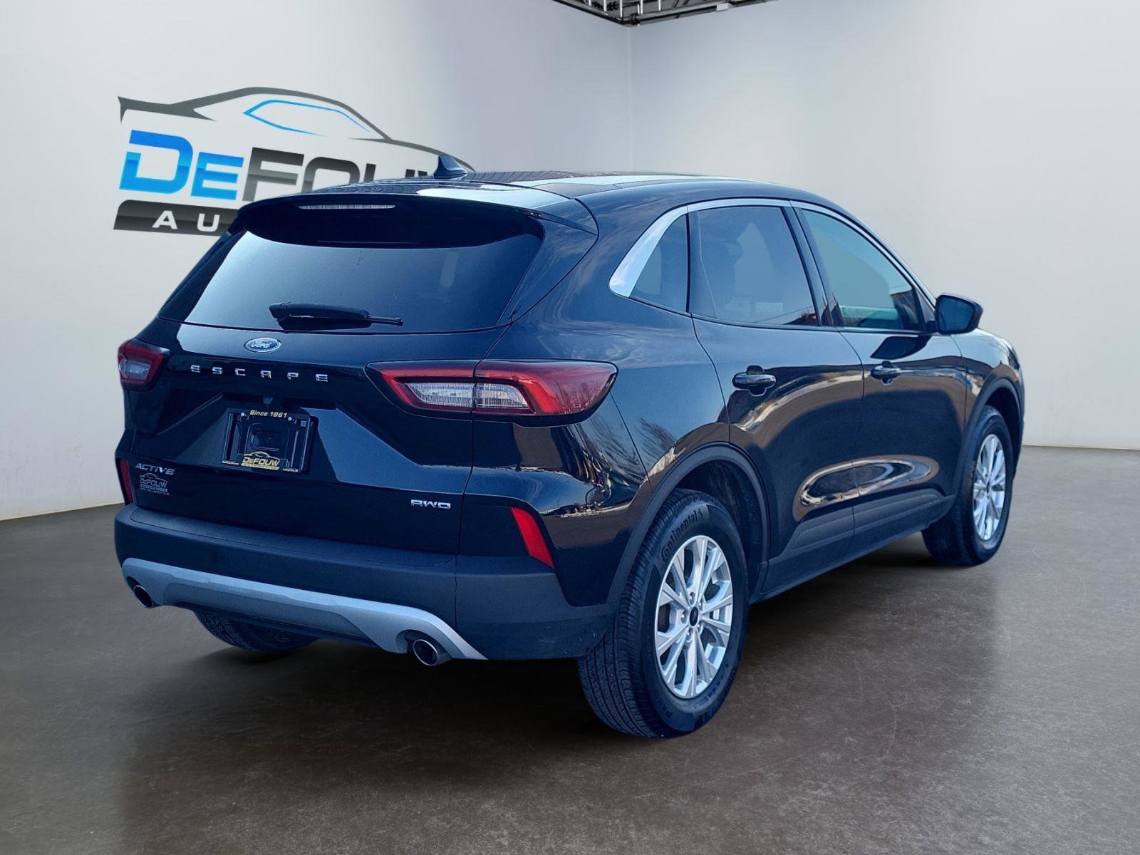 Used 2023 Ford Escape Active image 3